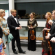 Staatsbezoek Noorwegen Koning Willem Alexander praat met celliste Harriet krijgh in Munchmuseum